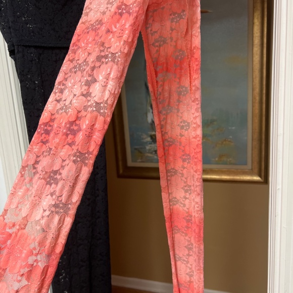 Lingerie - Picture 3 of 3